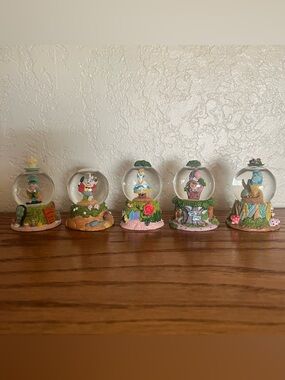 Vintage 2001 Disney Alice In Wonderland Fiftieth Mini Snow Globe Collection